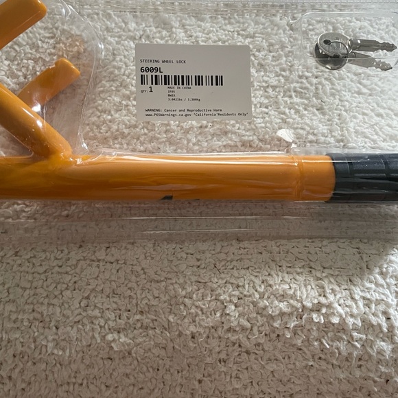 Steering Wheel Lock - Picture 3 of 5